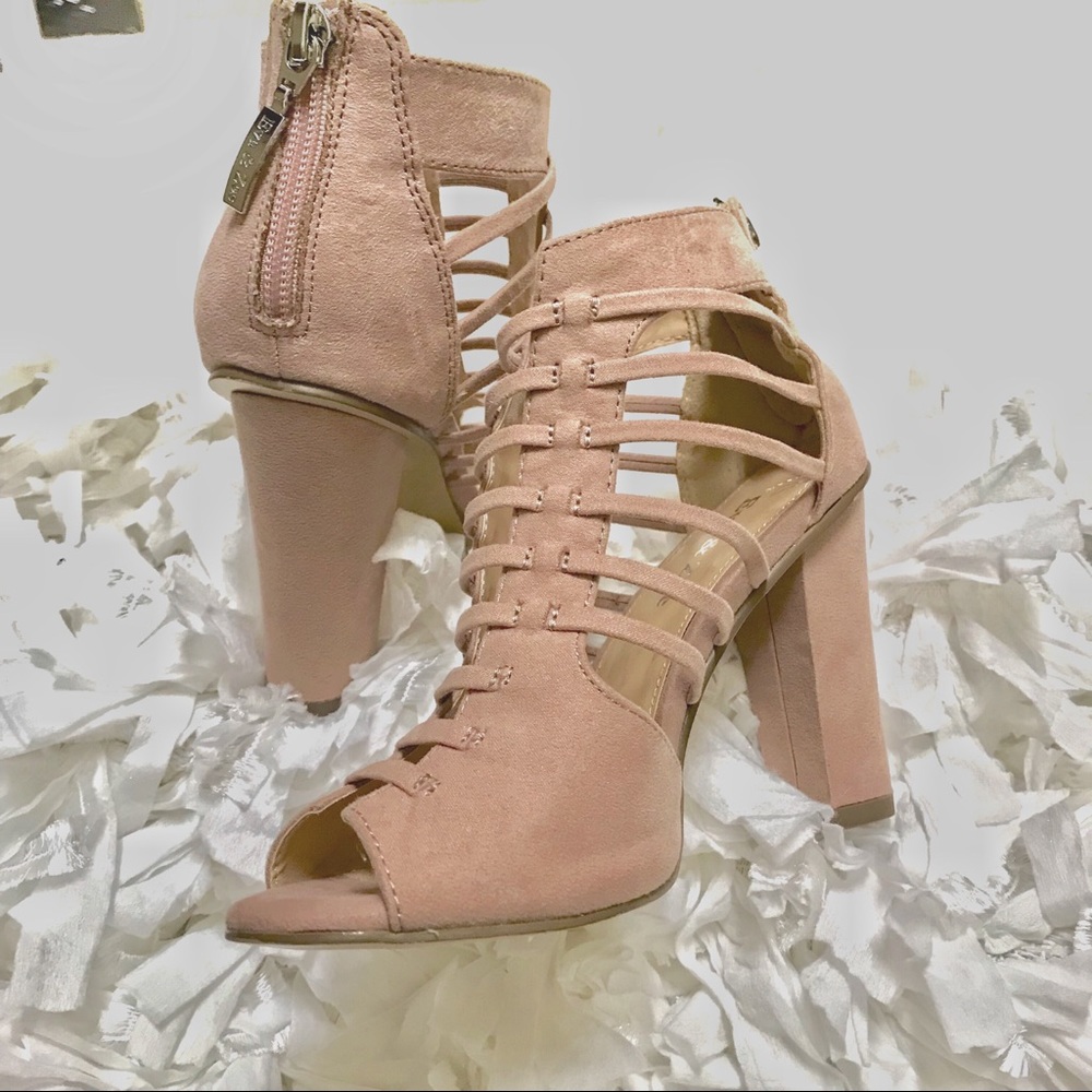 Eva & Zoe Nina Strappy Sandal Size 5.5